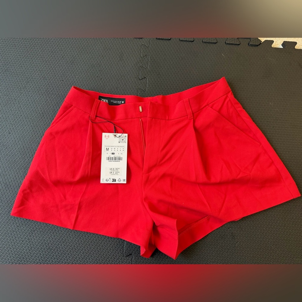 Zara Red Pleated Shorts NWT Women’s Size M - Picture 2 of 6